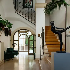 Casa 300mila Guest house
